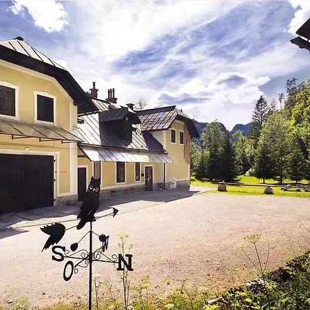 Black Sheeps Adventures Albergue *