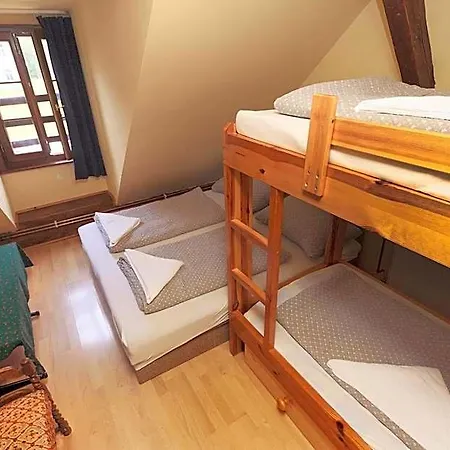 Black Sheeps Adventures Hostel *